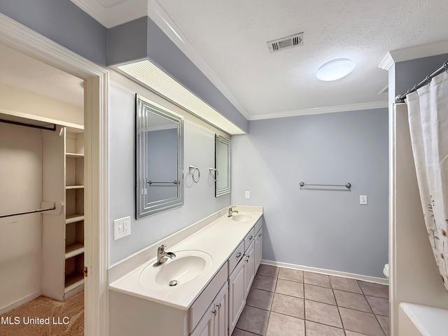 214 Chinkapen Drive, Brandon, MS 39047