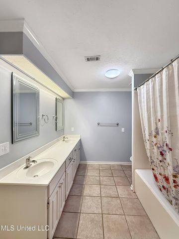 214 Chinkapen Drive, Brandon, MS 39047