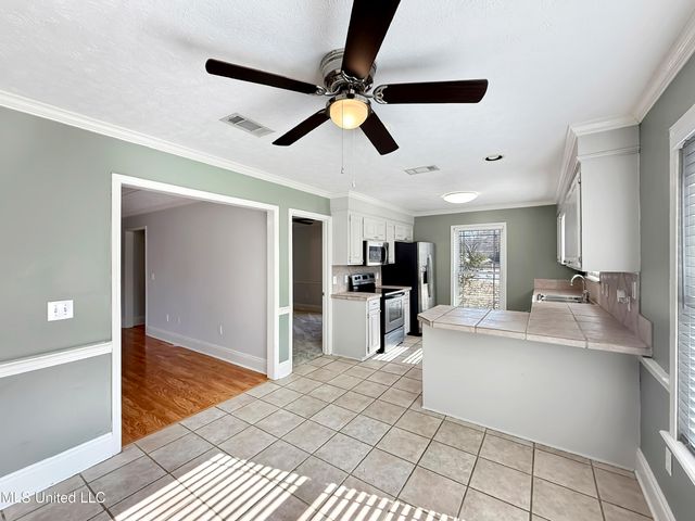 214 Chinkapen Drive, Brandon, MS 39047