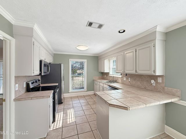 214 Chinkapen Drive, Brandon, MS 39047