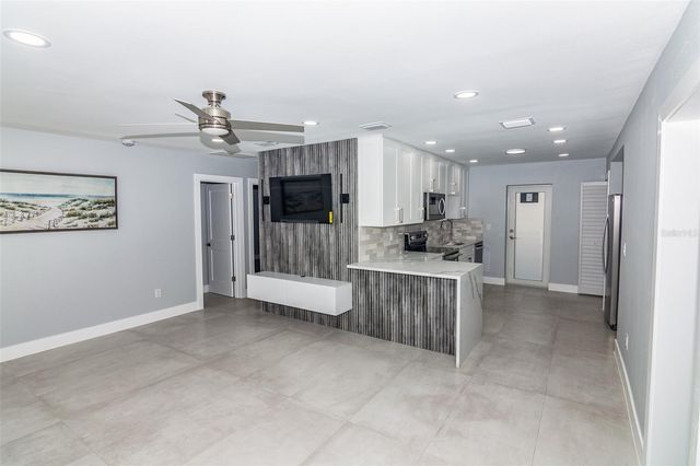 352 144TH AVENUE, Madeira Beach, FL 33708