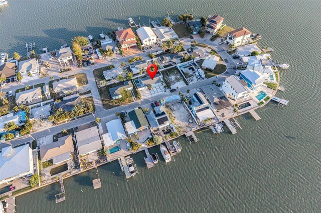 352 144TH AVENUE, Madeira Beach, FL 33708