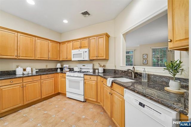 141 Greenway 41, Montvale, NJ 07645