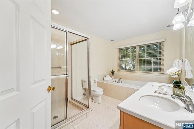 141 Greenway 41, Montvale, NJ 07645