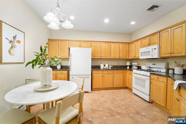 141 Greenway 41, Montvale, NJ 07645