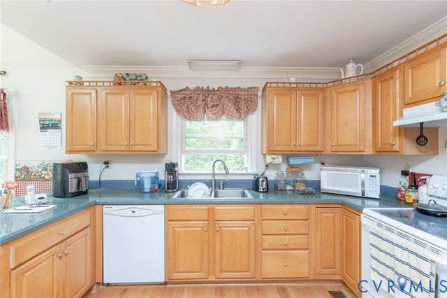 1152 Bradbury Rd, Moseley, VA 23120