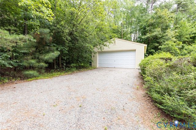 1152 Bradbury Rd, Moseley, VA 23120