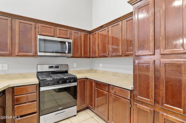 3269 MAPLE POINT Drive, El Paso, TX 79938