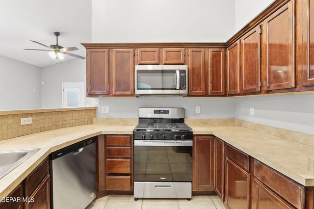 3269 MAPLE POINT Drive, El Paso, TX 79938