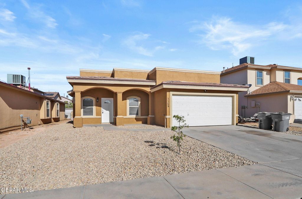 3269 MAPLE POINT Drive, El Paso, TX 79938