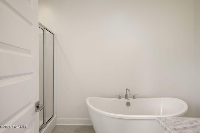 1510 Kaliste Saloom 201, Lafayette, LA 70508