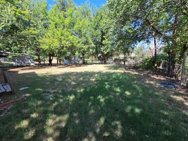 329 Walnut Avenue, Azle, TX 76020