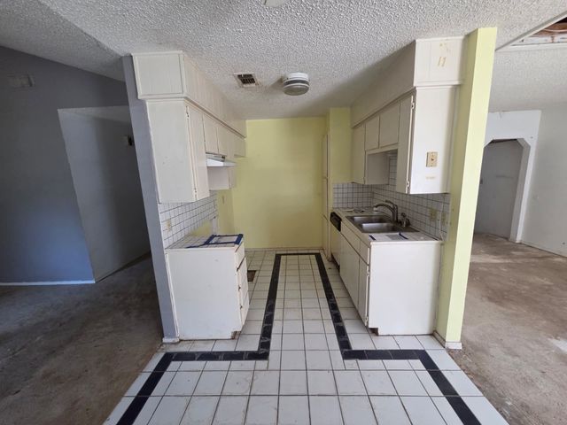 329 Walnut Avenue, Azle, TX 76020