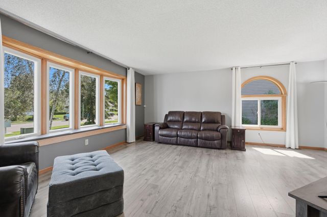 7288 Foxboro Court, Woodbury, MN 55125