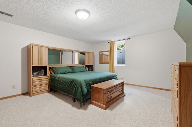 7288 Foxboro Court, Woodbury, MN 55125
