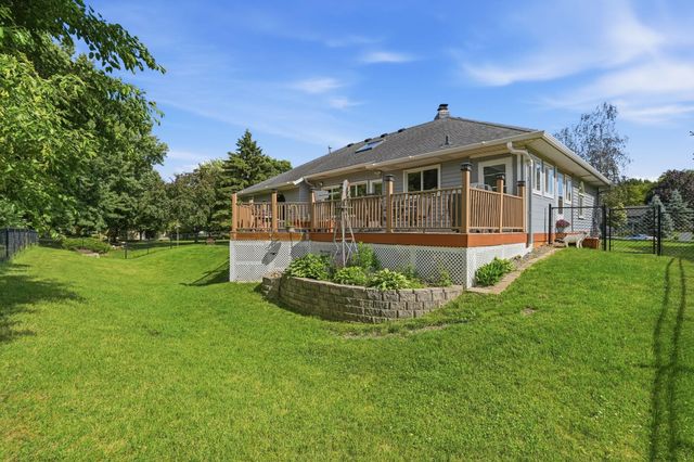 7288 Foxboro Court, Woodbury, MN 55125