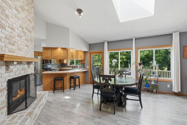 7288 Foxboro Court, Woodbury, MN 55125