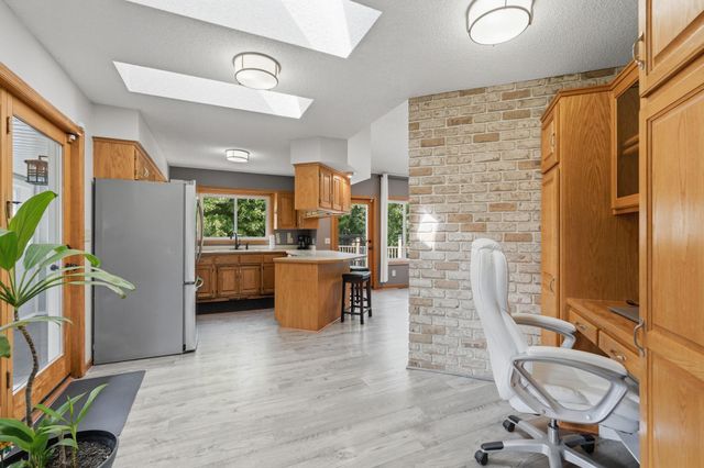 7288 Foxboro Court, Woodbury, MN 55125