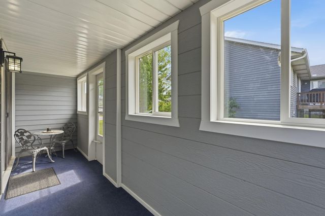 7288 Foxboro Court, Woodbury, MN 55125