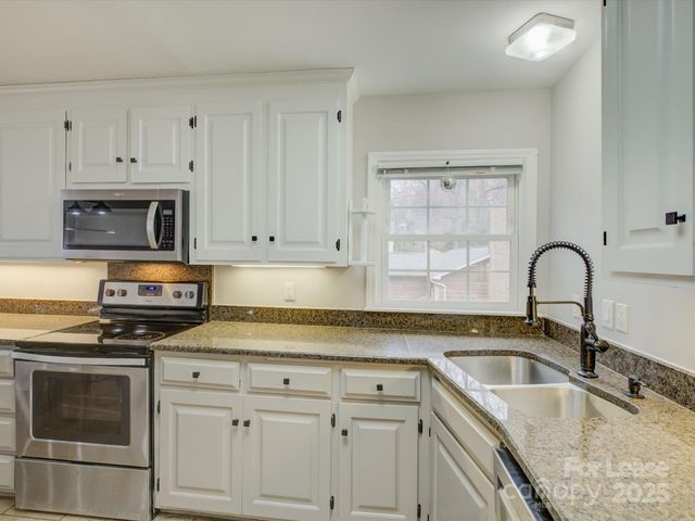 6219 Colchester Place, Charlotte, NC 28210