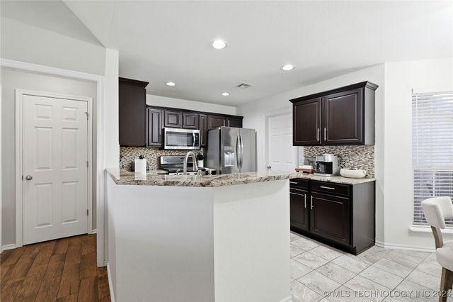 15309 E 89th Street North, Owasso, OK 74055