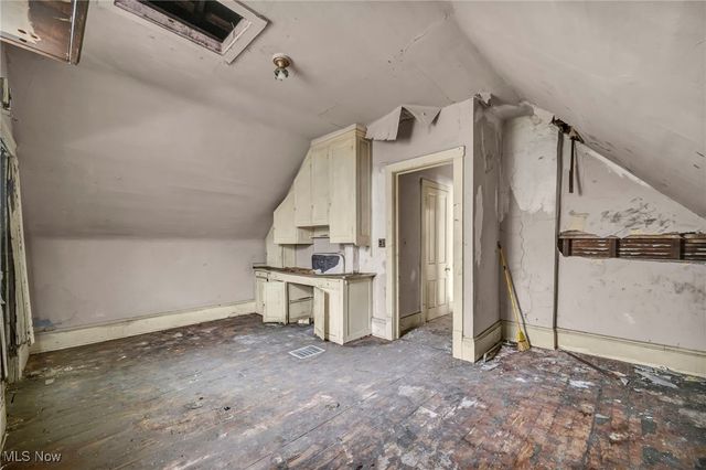 7116 Fullerton Avenue, Cleveland, OH 44105