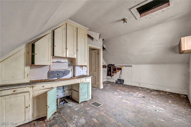 7116 Fullerton Avenue, Cleveland, OH 44105