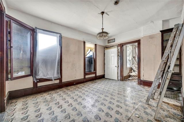 7116 Fullerton Avenue, Cleveland, OH 44105