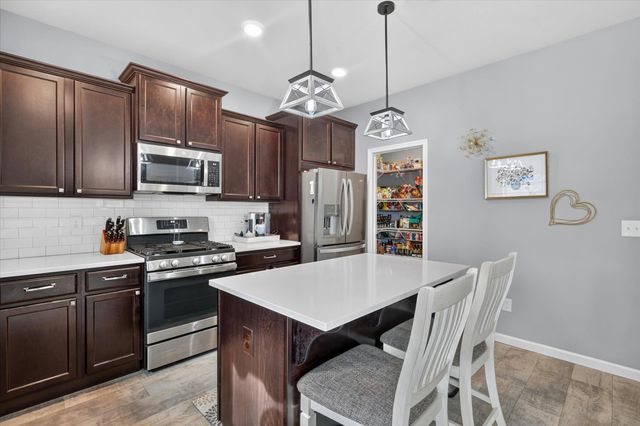 712 Gentry Lane, New Carlisle, IN 46552