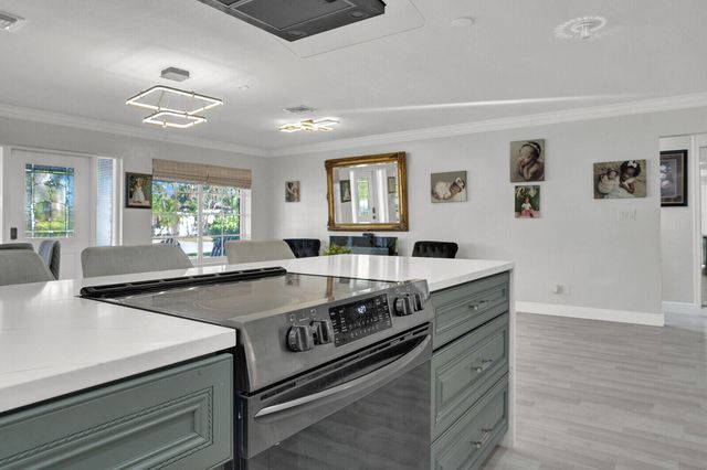 733 SE 10th Avenue, Deerfield Beach, FL 33441