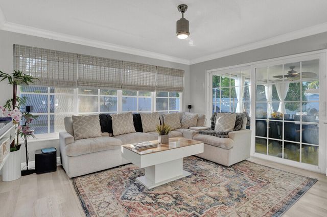 733 SE 10th Avenue, Deerfield Beach, FL 33441