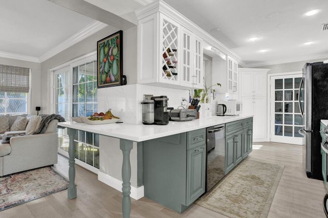 733 SE 10th Avenue, Deerfield Beach, FL 33441