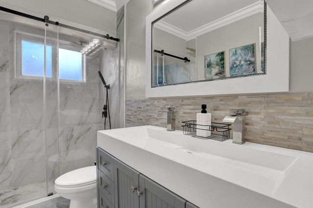 733 SE 10th Avenue, Deerfield Beach, FL 33441