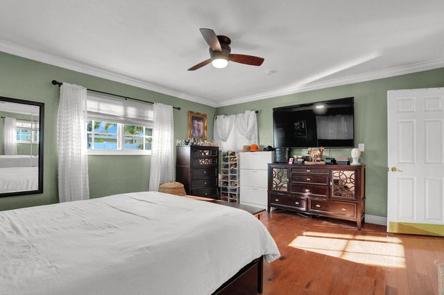 733 SE 10th Avenue, Deerfield Beach, FL 33441