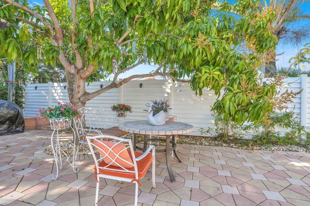 733 SE 10th Avenue, Deerfield Beach, FL 33441