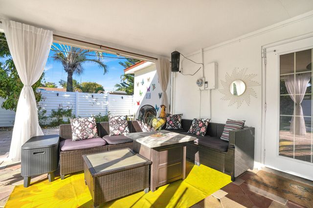 733 SE 10th Avenue, Deerfield Beach, FL 33441