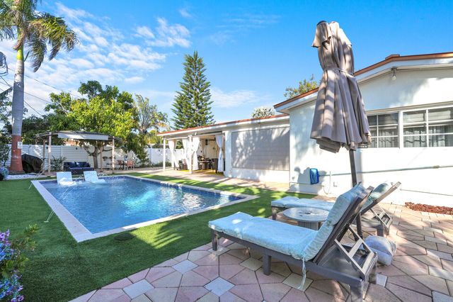 733 SE 10th Avenue, Deerfield Beach, FL 33441