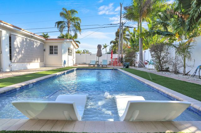 733 SE 10th Avenue, Deerfield Beach, FL 33441