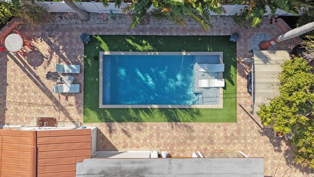 733 SE 10th Avenue, Deerfield Beach, FL 33441