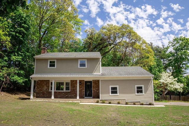 10 Tudor Drive, Stony Brook, NY 11790