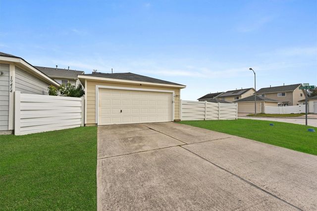 19410 Green Chase Lane, Houston, TX 77073