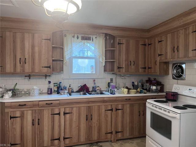 543 Potato Neck RD, Onemo, VA 23130