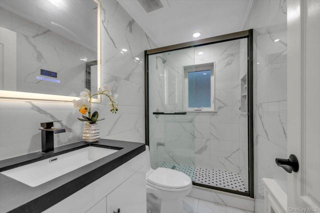 717 College Place, College Point, NY 11356