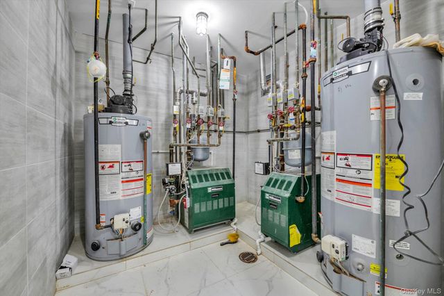 717 College Place, College Point, NY 11356