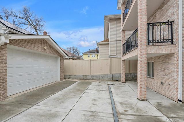 717 College Place, College Point, NY 11356