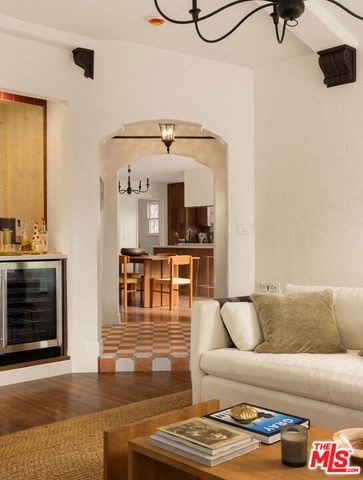 3401 W 41st Street, Los Angeles, CA 90008