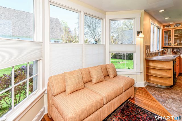 21 Chapel Drive, Branford, CT 06405