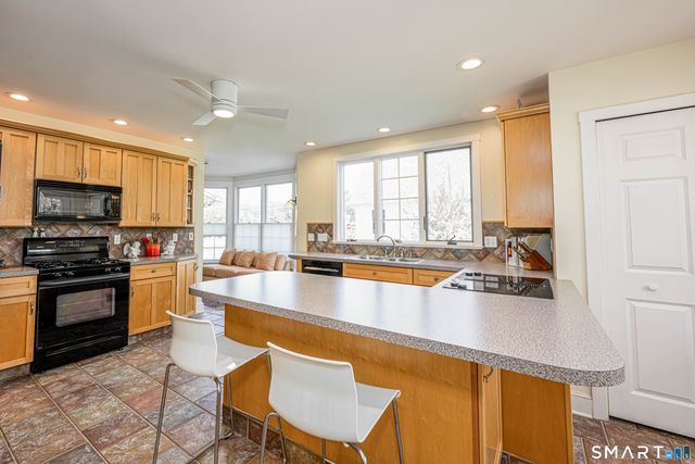 21 Chapel Drive, Branford, CT 06405