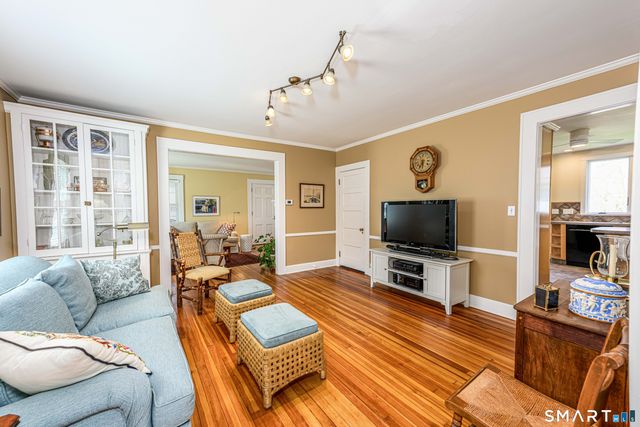 21 Chapel Drive, Branford, CT 06405