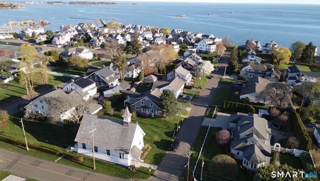 21 Chapel Drive, Branford, CT 06405